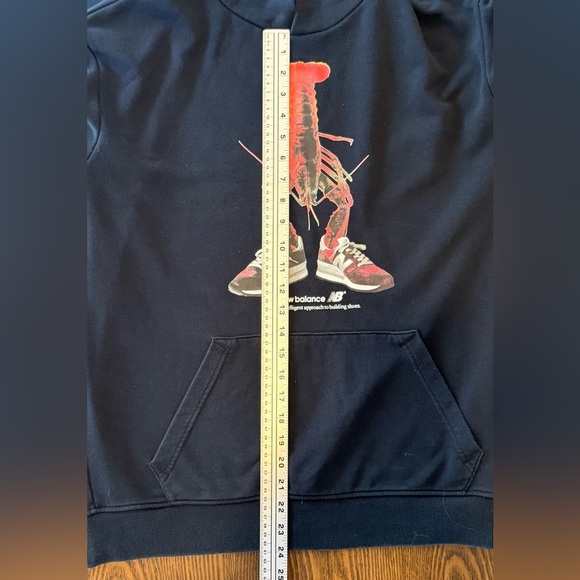 New Balance Lobster Graphic Hoodie – Men’s M, Rare Print, Streetwear Style - Picture 11 of 12